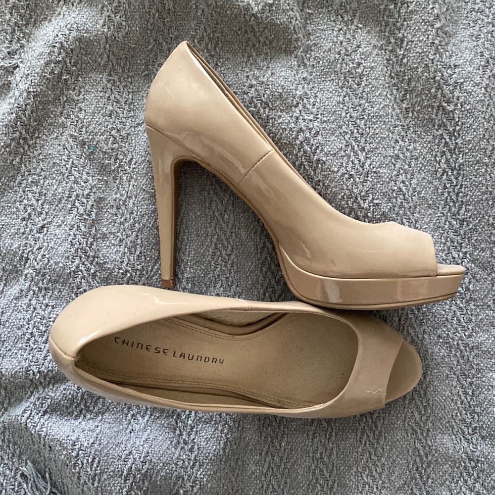 Chinese Laundry patent leather peep-toe pumps
